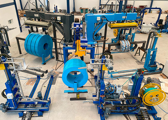 Conjunto de flejadoras en las instalaciones de SAIZAR SL