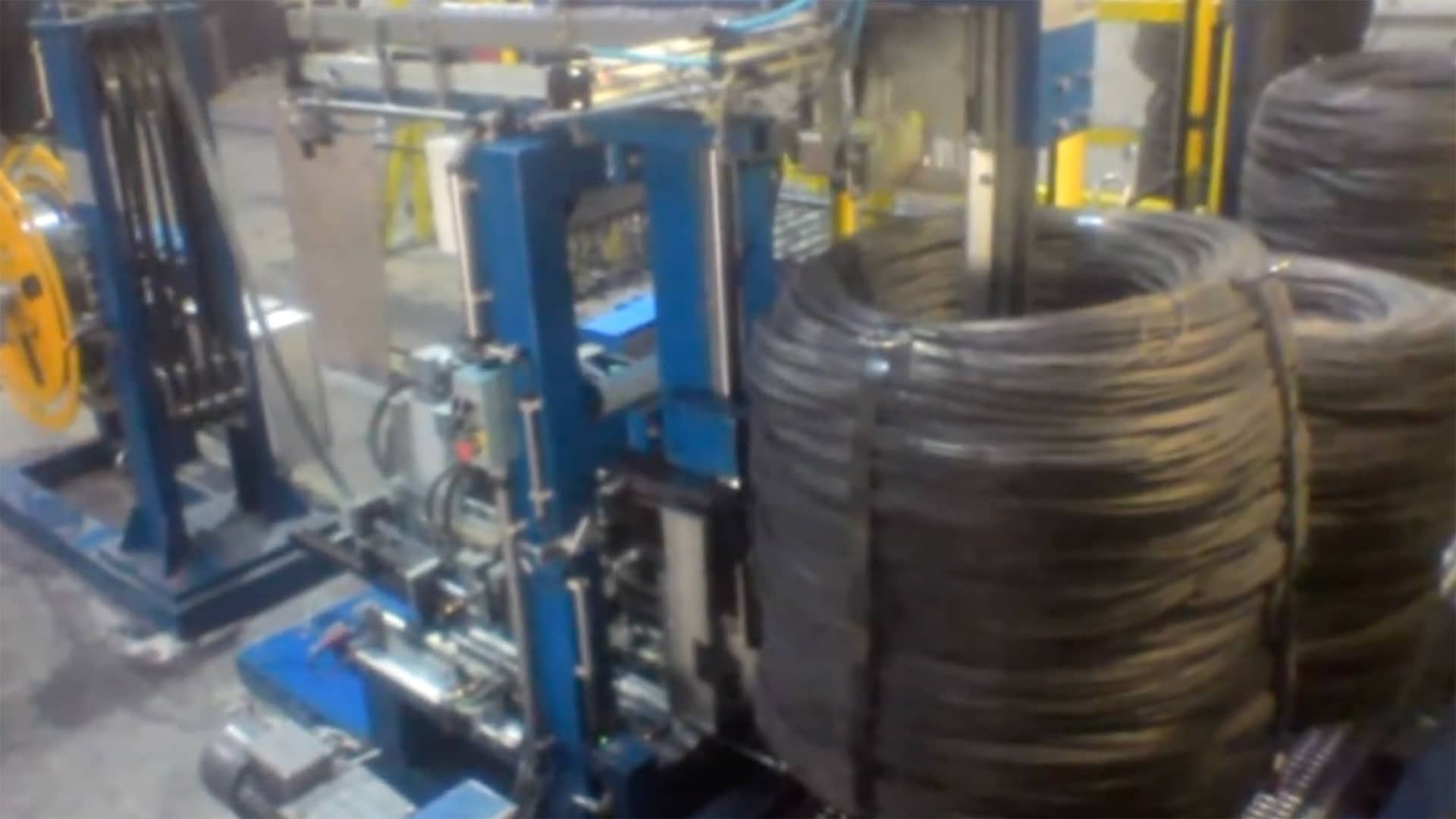 Línea automática de flejado para bobinas de alambre de SAIZAR