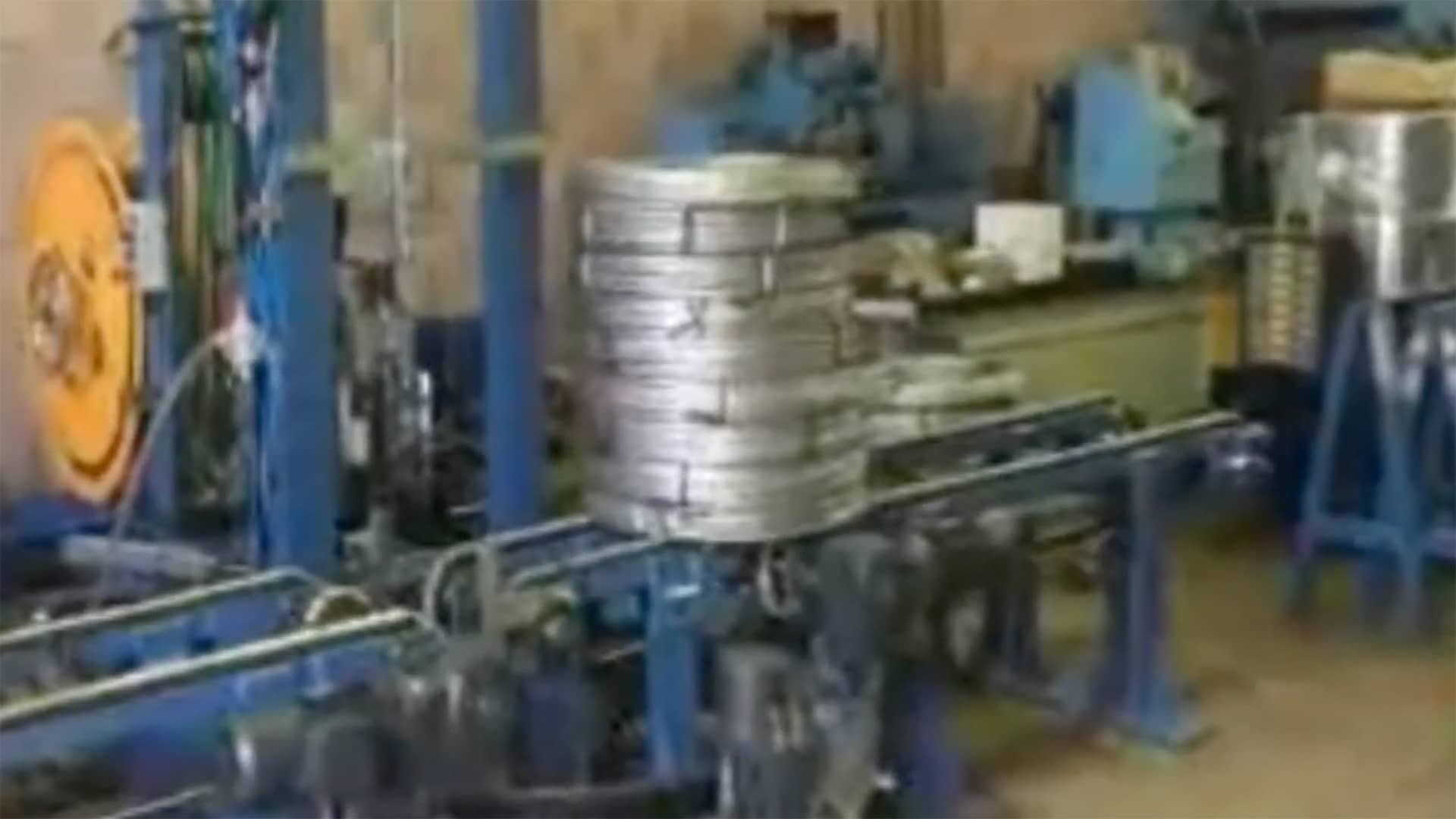 Línea automática de flejado para bobinas de alambre de SAIZAR